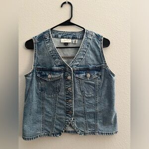 Universal Thread V-Neck Denim Vest